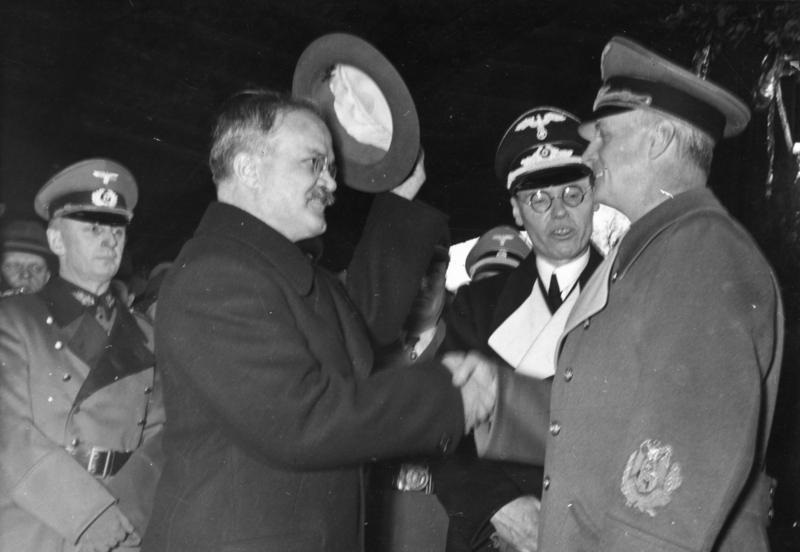 Wiaczesław Mołotow i Joachim von Ribbentrop podczas spotkania w Berlinie w listopadzie 1940 roku