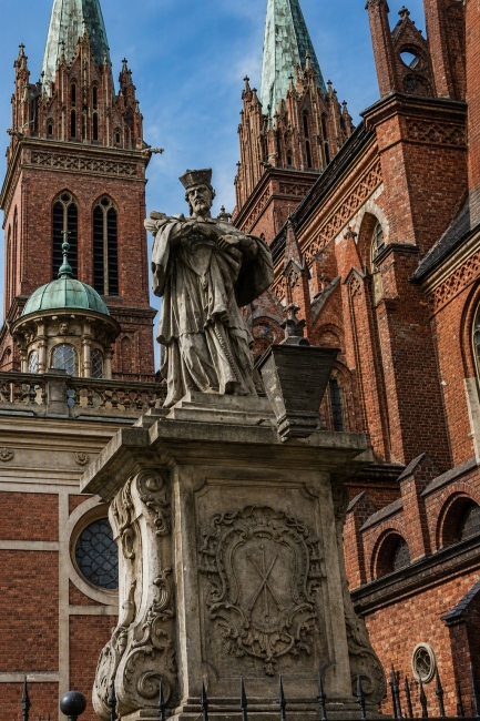 Pomnik Św. Jana Nepomucena we Włocławku 1