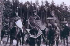 Plan filmu "Krzyżacy". Na środku widoczny jest Andrzej Szalawski jako Jurand ze Spychowa