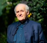 Prof. Janusz Odziemkowski, kierownik Urzędu w latach 1992-1994.