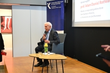 Prof. Rotfeld 8